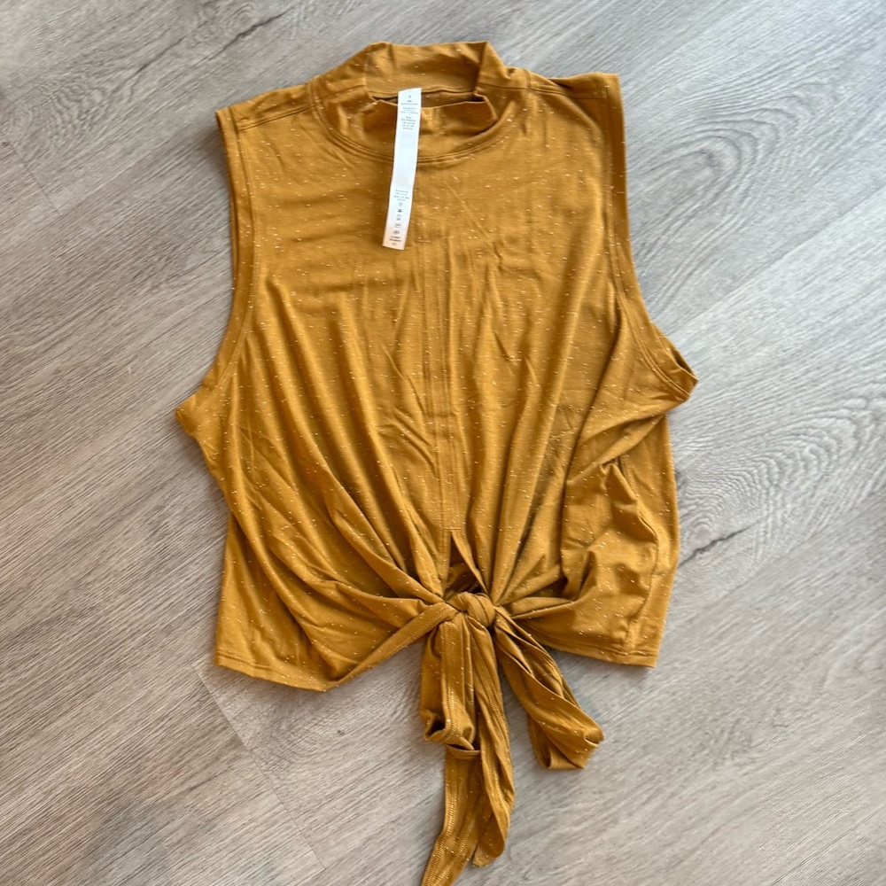 NWOT Lululemon Time to Restore Mock Neck Tank, Sz 8